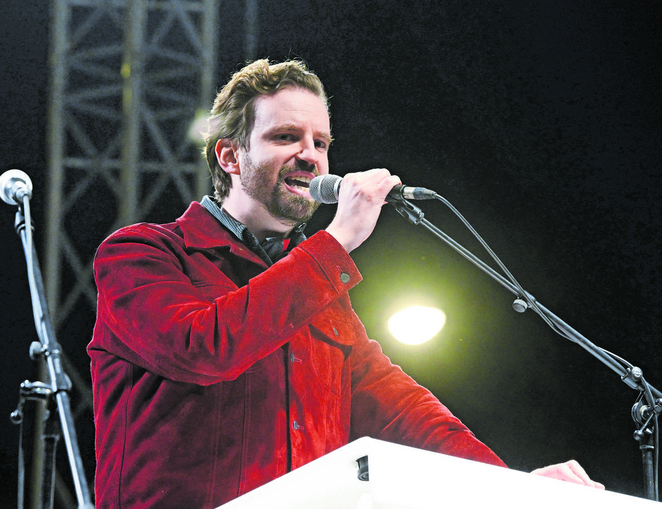 />
</figure>
<div class=