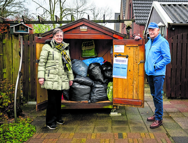  Het Dorcas-huisdepot van Hiske (74) en Wiepke Terpstra (78) uit Buitenpost. foto: Jilmer Postma 