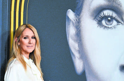 />
</figure>
<div class=