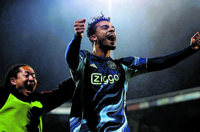  Owen Wijndal jucht na zijn treffer.  foto: anp/hh 