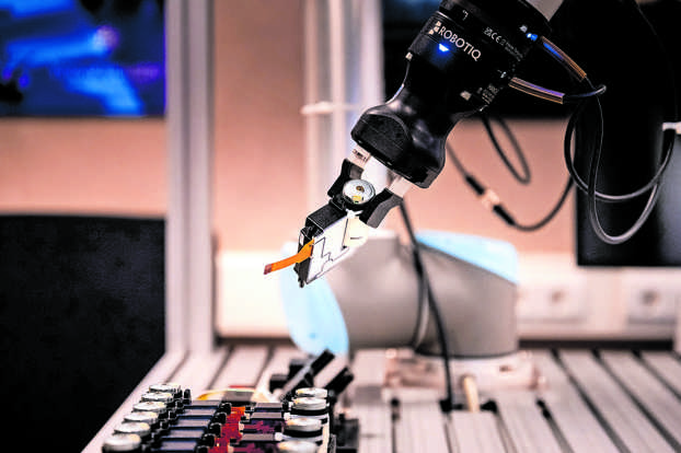  Hightech-apparatuur op Campus Drachten.   Foto: Jilmer Postma