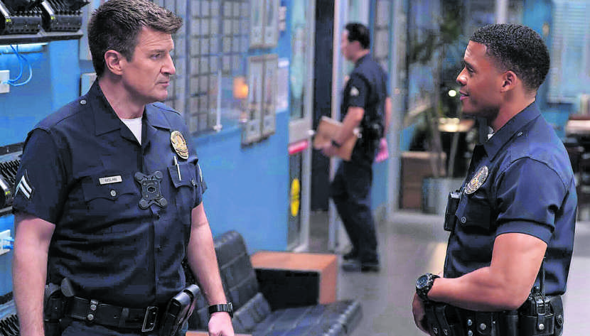  Nathan Fillion (links) en Titus Makin jr. in  The Rookie .  Foto: ABC