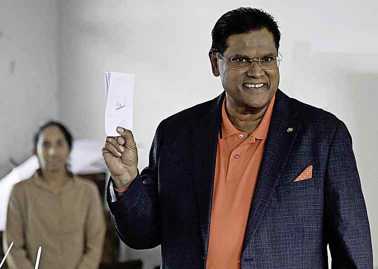 Santokhi tijdens de parlementsverkiezingen in Paramaribo, 25 mei 2025.   Foto: ANP/EPA